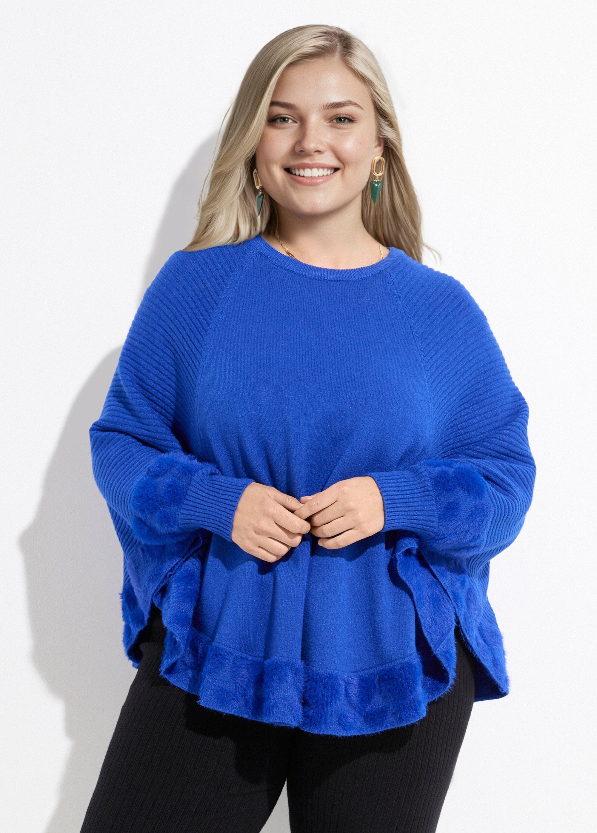 Heart-knit_cape_poncho_with_round_neck_Bright_blue_FA1_curvy