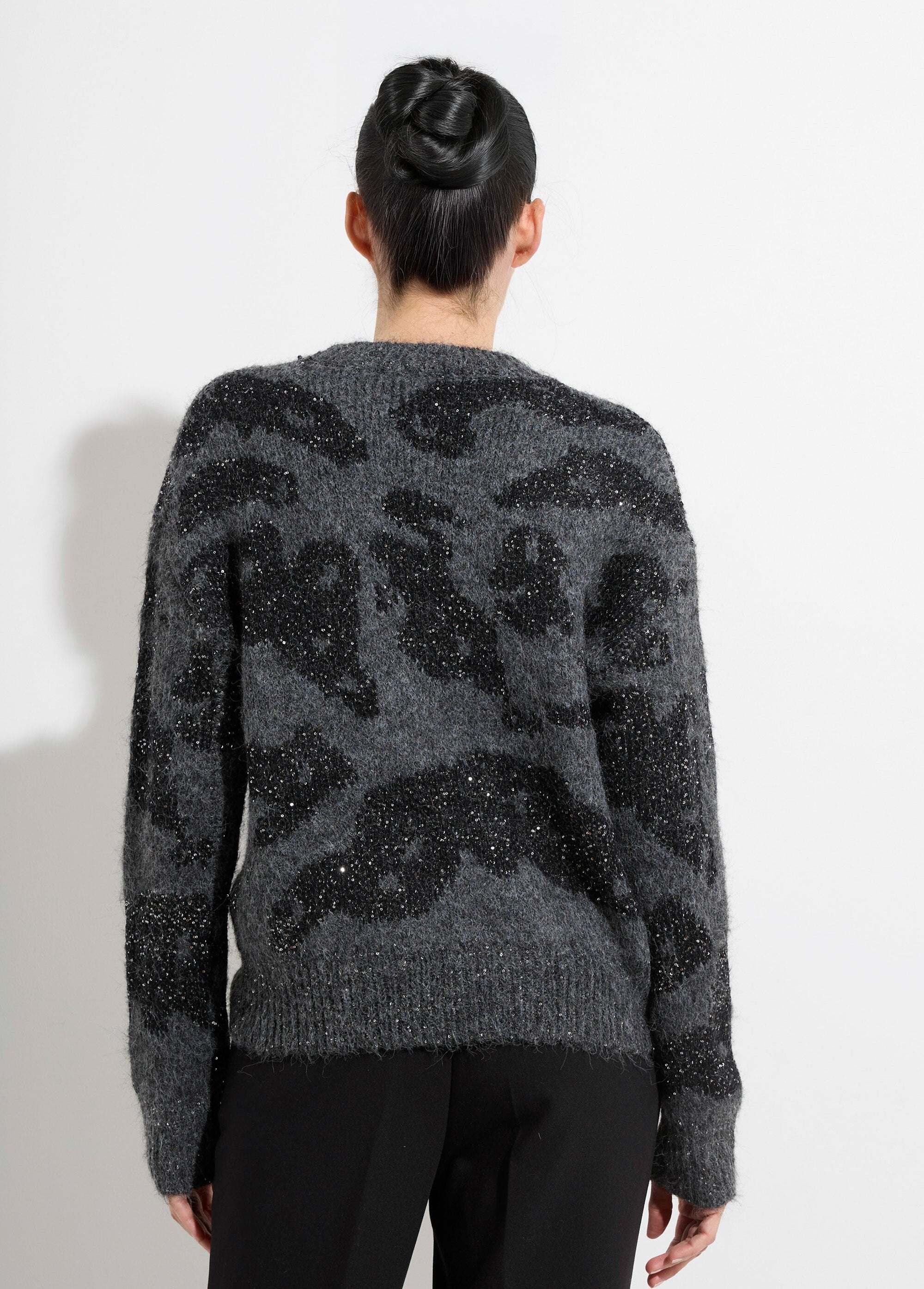 Warm_crew_neck_sweater_in_wool_and_sequins_Grey_leopard_DO1_slim