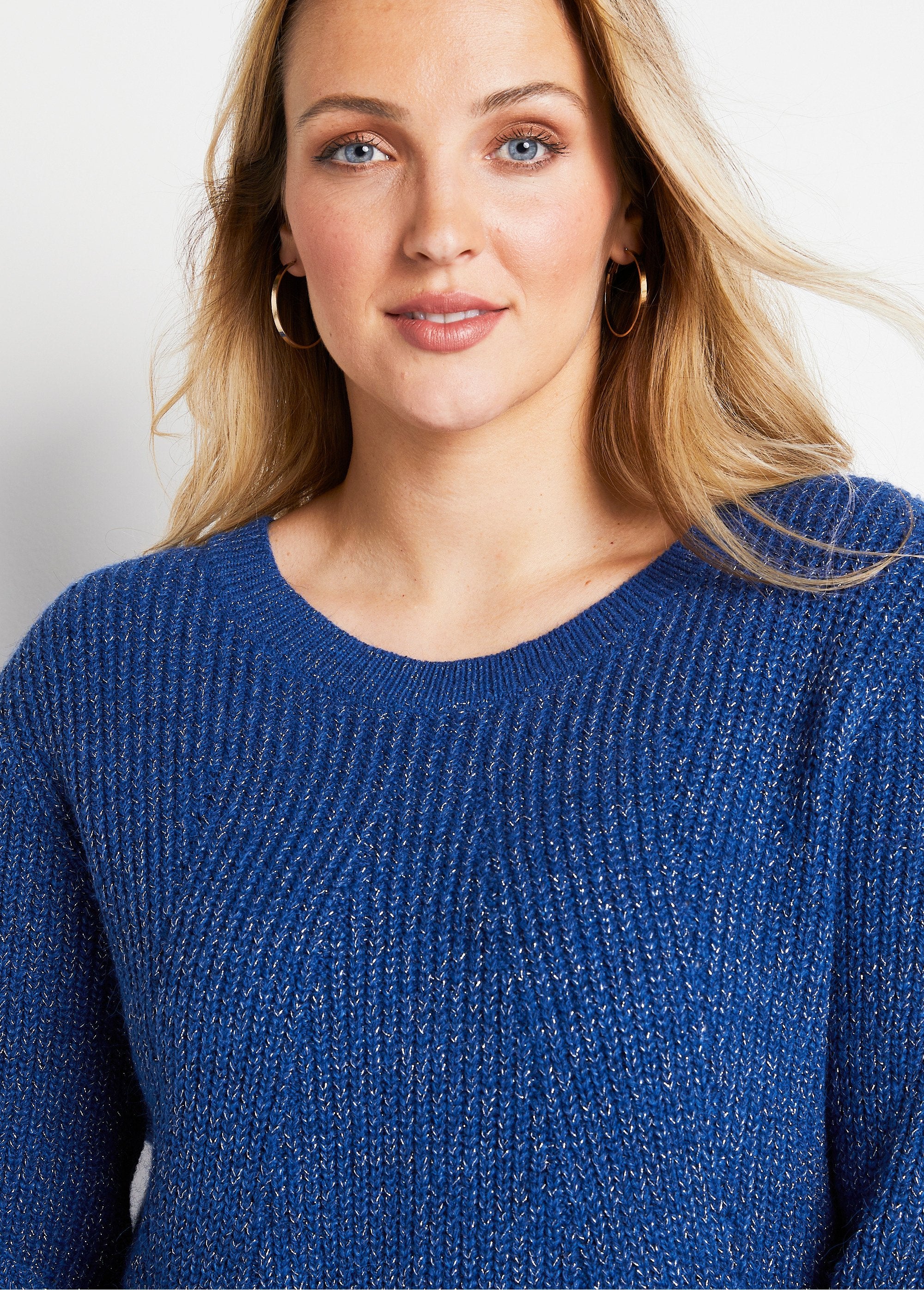 Round_neck_beaded_knit_sweater_with_wool_Blue_DE1_curvy