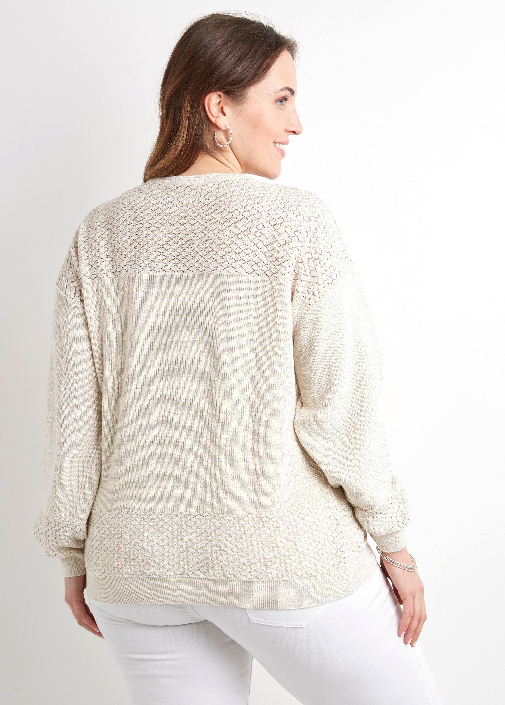 Soft_iridescent_short_sweater_with_V-neck_and_long_sleeves_Golden_beige_DO1_curvy