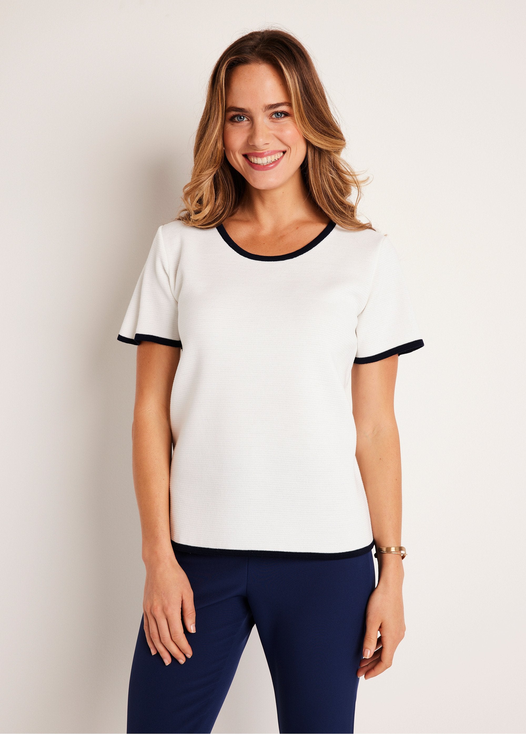 Short_two-tone_short-sleeved_sweater_White_and_navy_FA1_slim