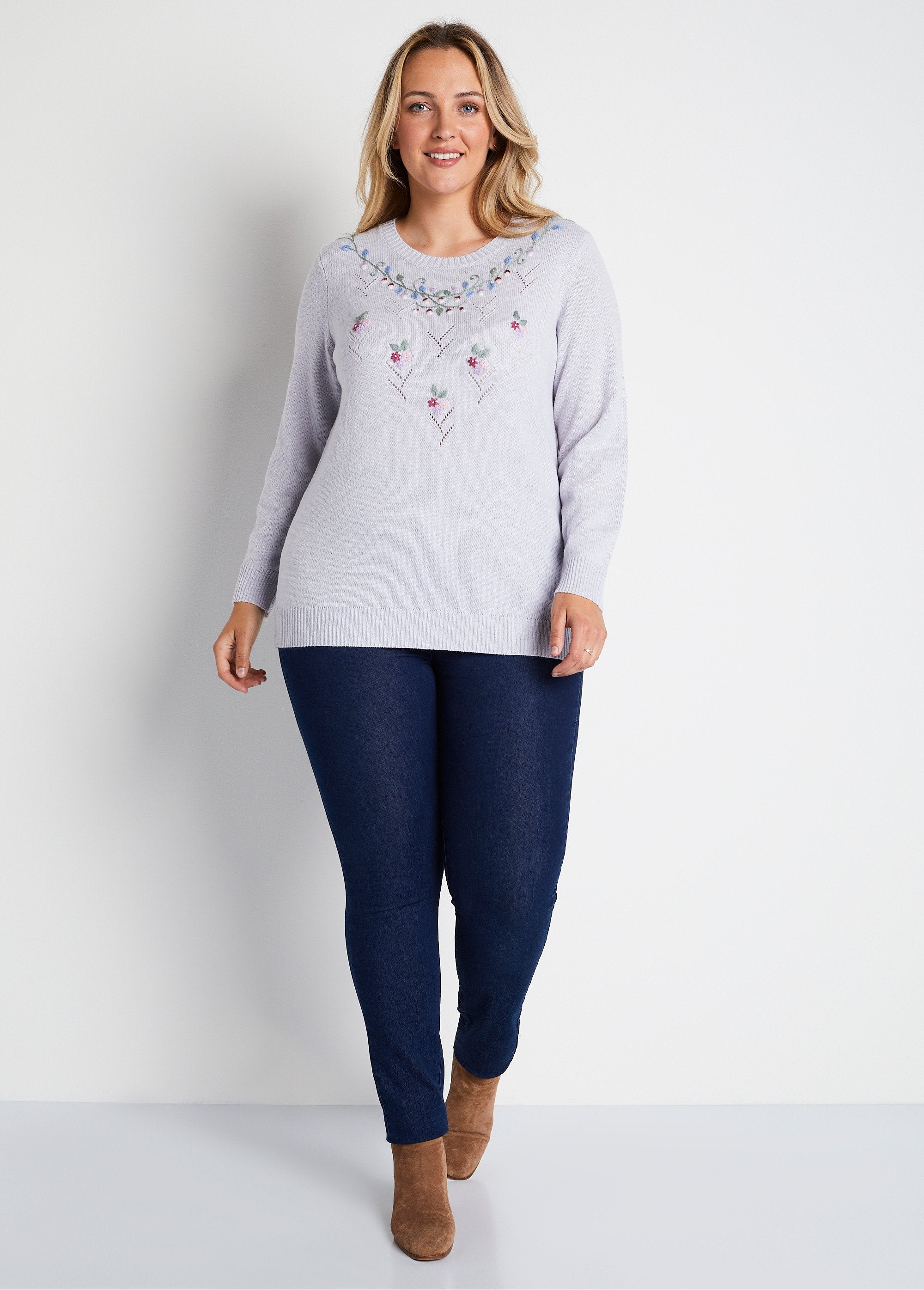 Soft_plain_embroidered_openwork_round_neck_sweater_Money_SF1_curvy