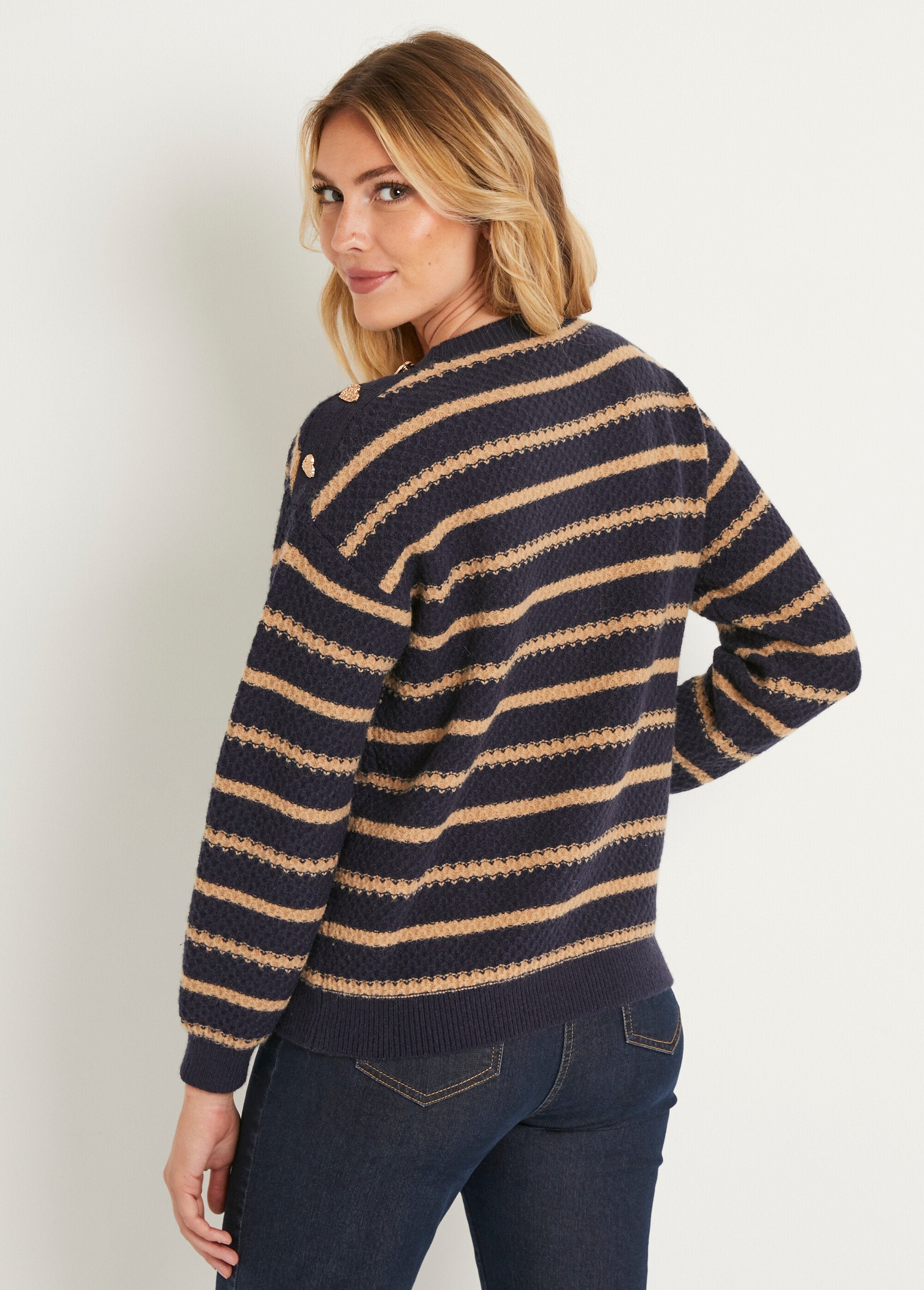 Soft_striped_sweater_round_neck_fancy_knit_Navy_and_camel_DO1_slim