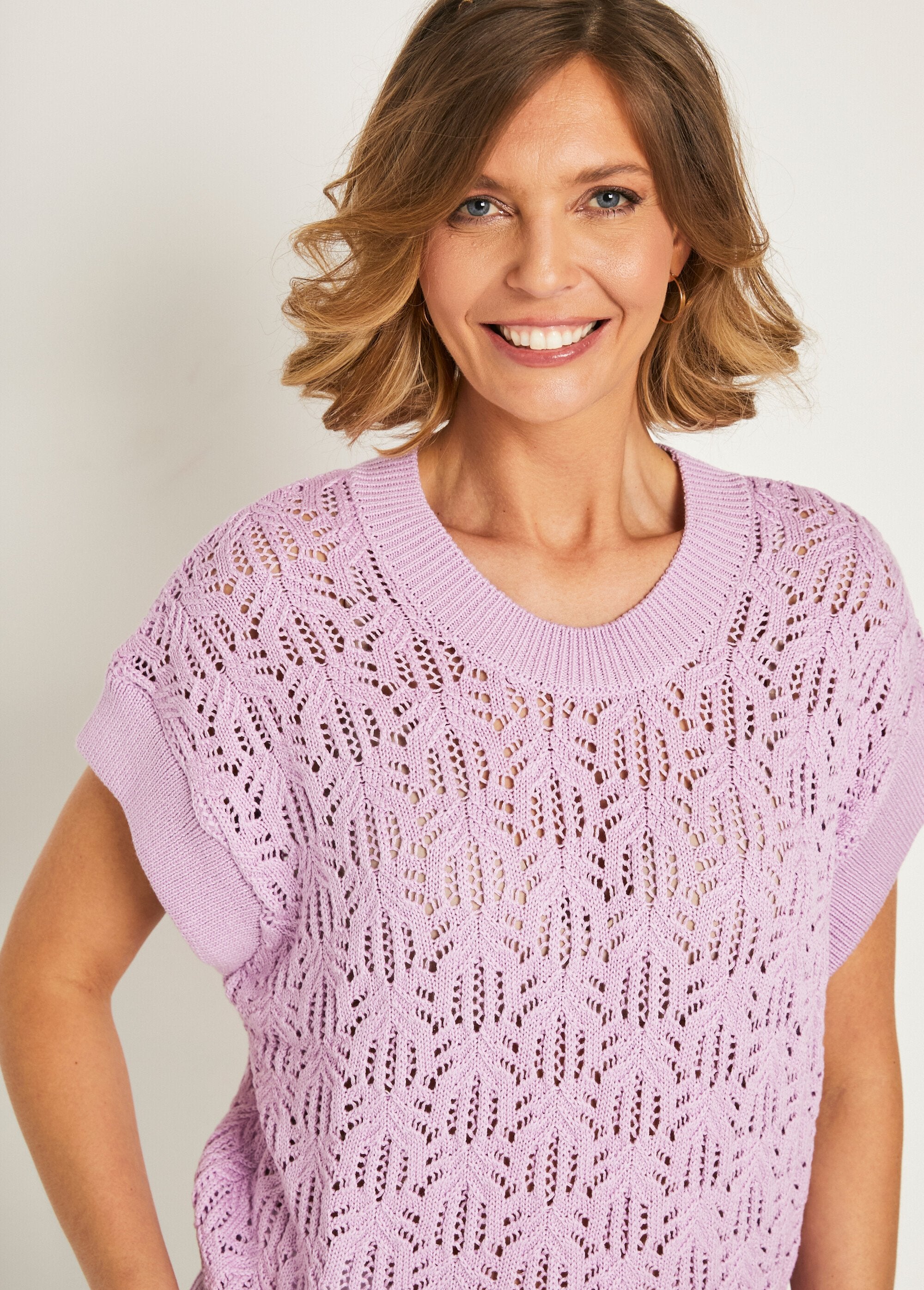 Short-sleeved_openwork_knit_sweater_Lilac_DE1_slim