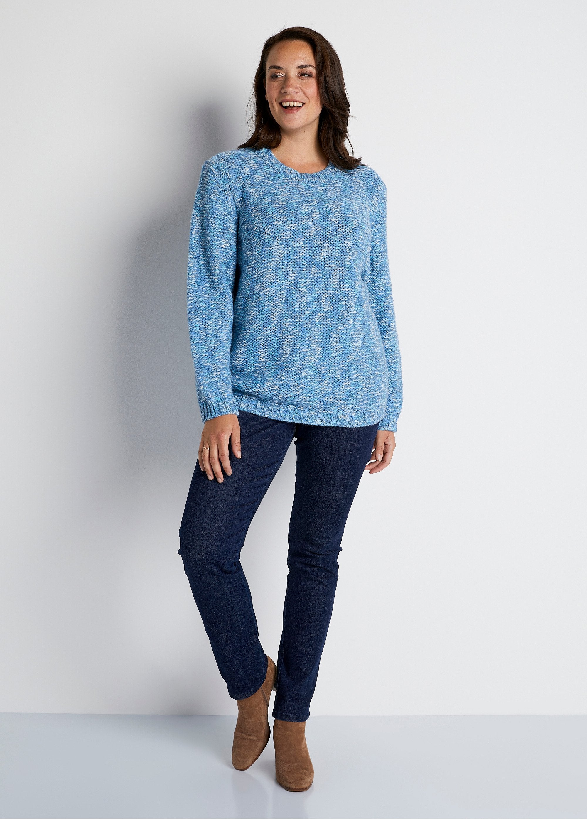 Round_neck_mouliné_sweater_with_wool_and_alpaca_Blue_and_ecru_SF1_curvy