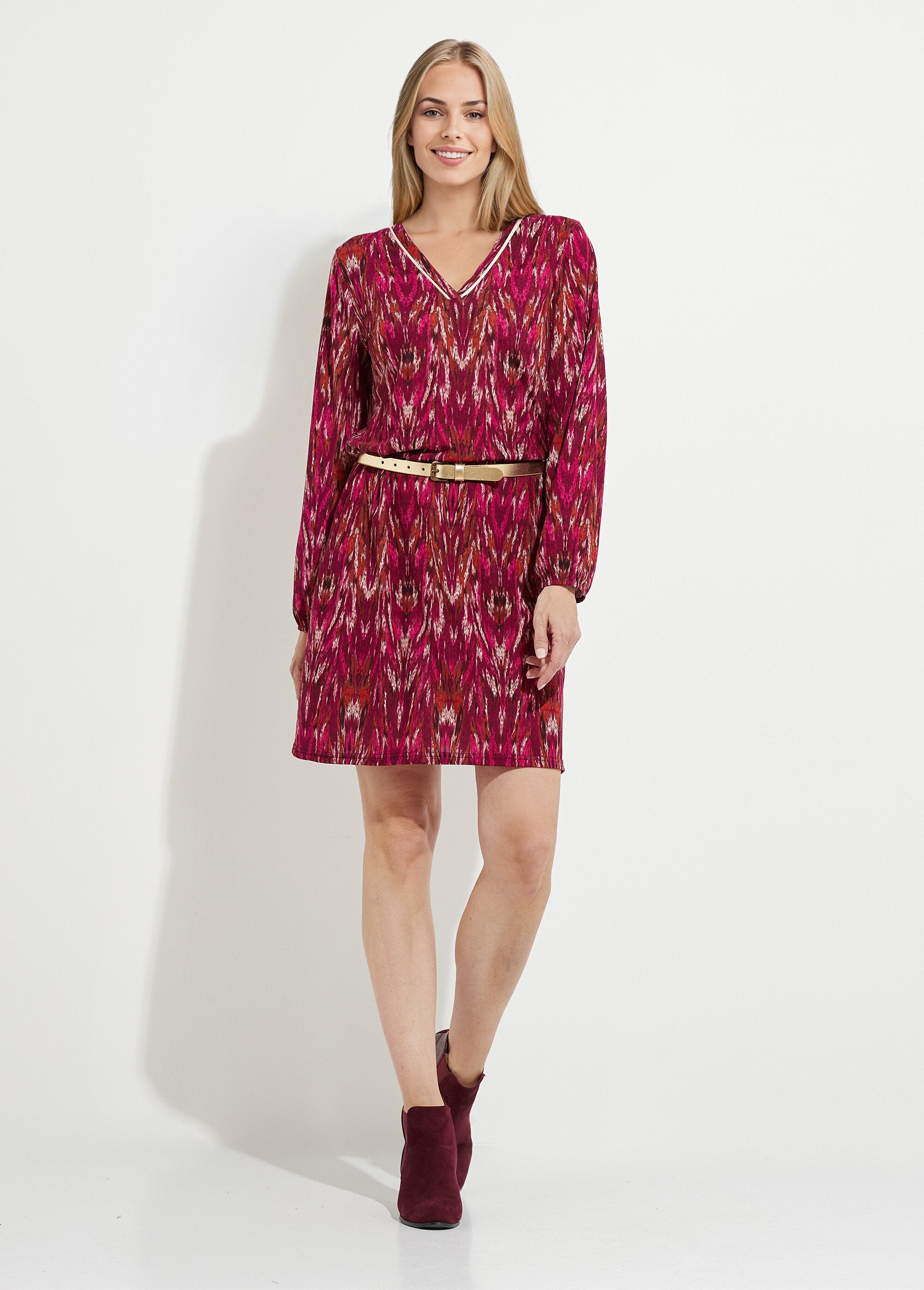 Short_printed_dress_with_V-neck_and_long_sleeves_Blackcurrant_and_beige_FA1_slim