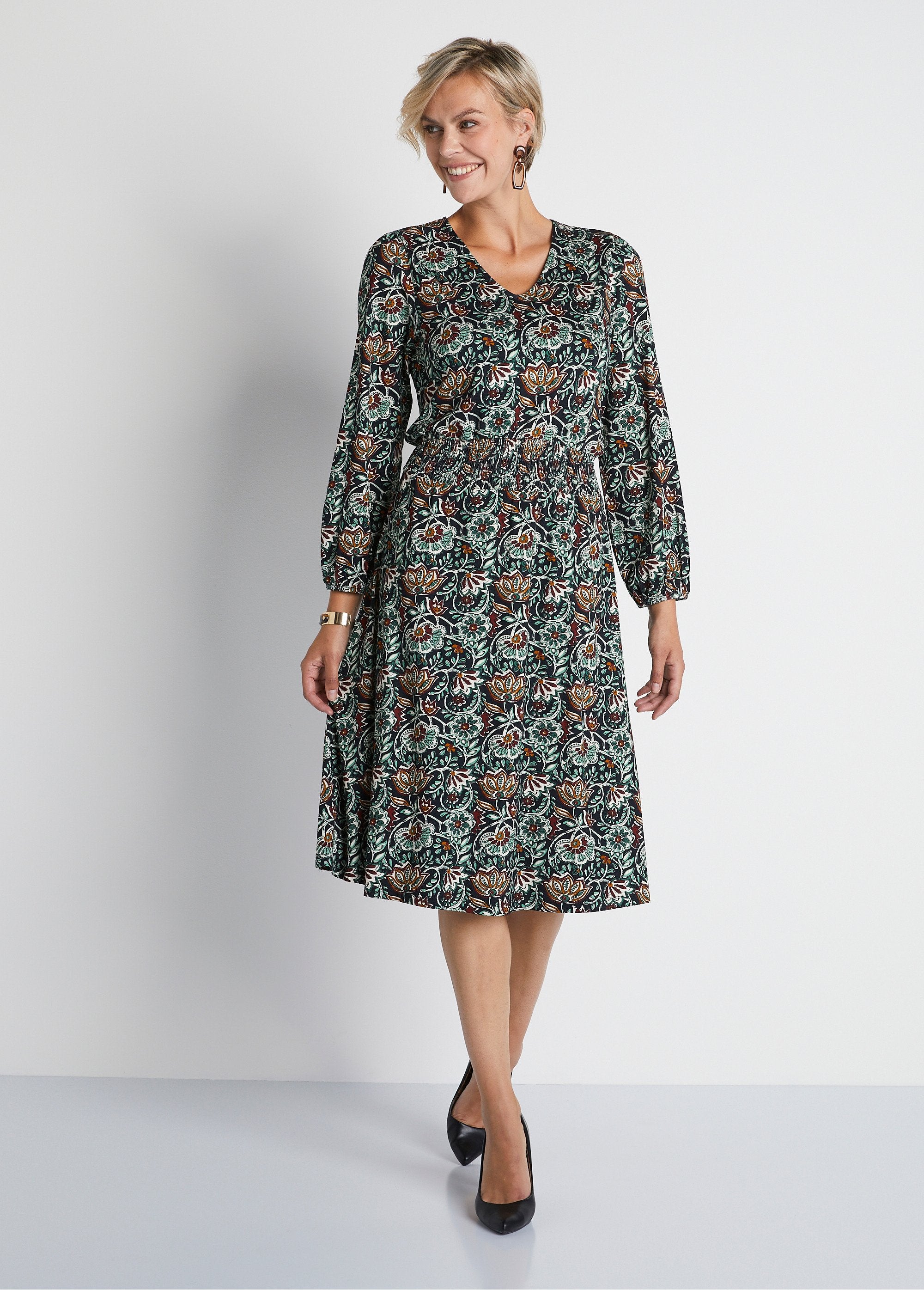 Short_floral_print_smocked_knit_dress_Green_print_FA1_slim