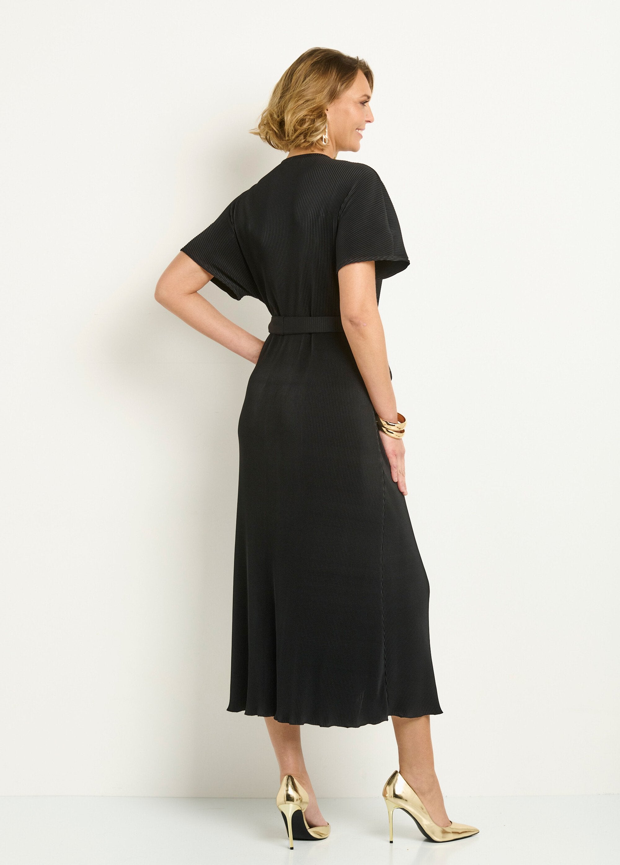 Robe_longue_plissée_et_ceinturée_col_V_Noir_DO1_slim