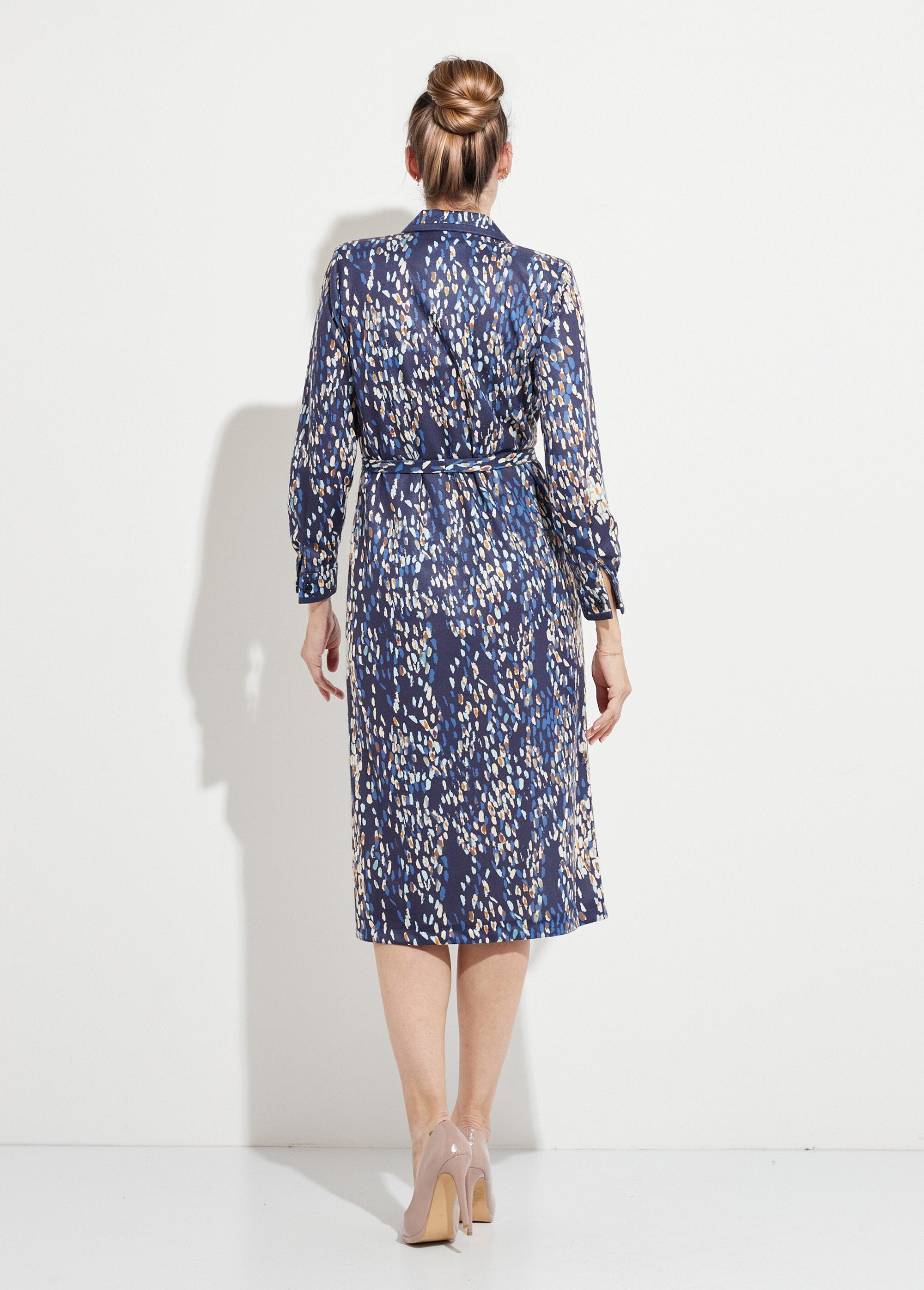Mid-length_dress_with_double-breasted_tailoring_collar_Marine_et_beige_DO1_slim
