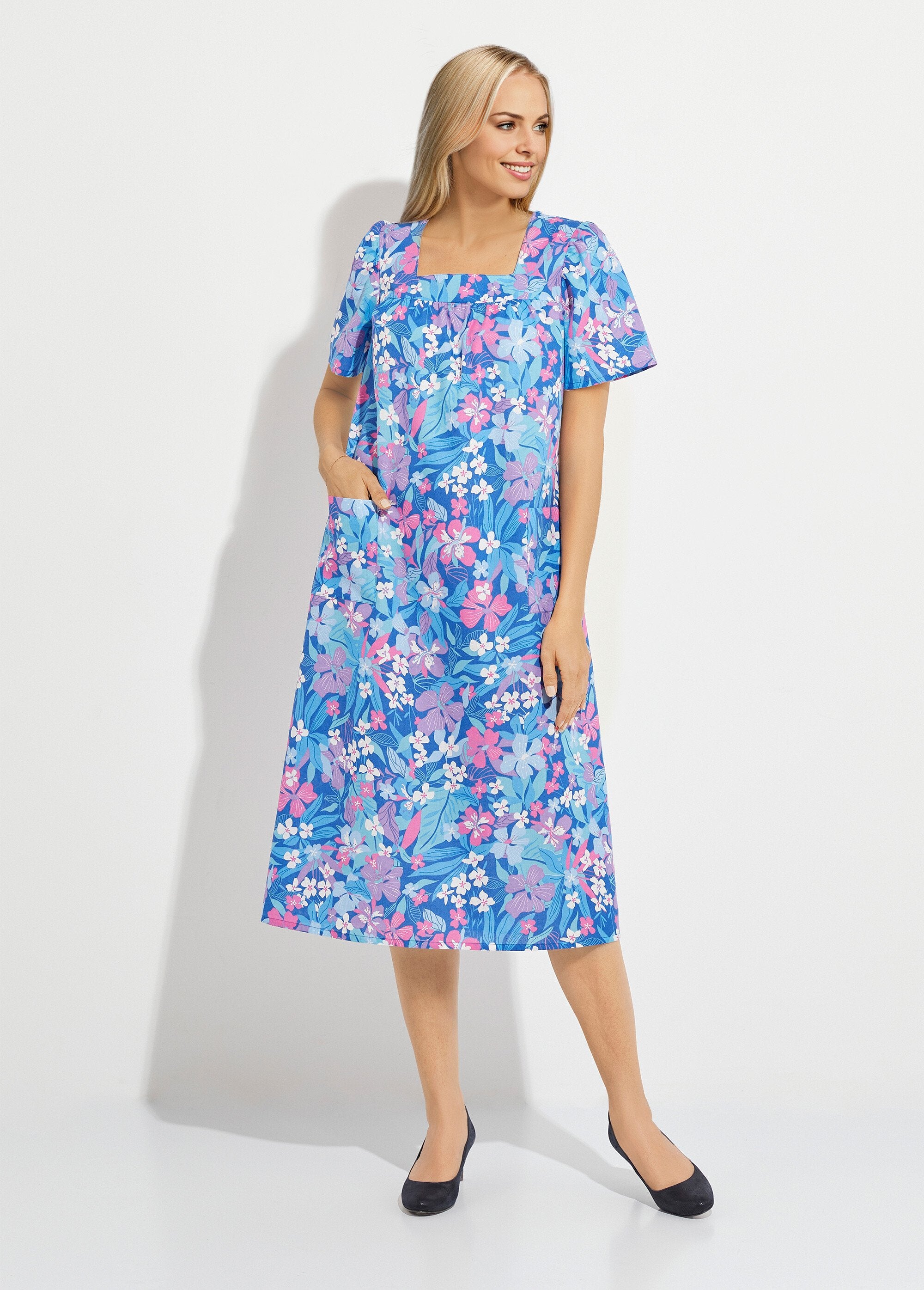 Short_apron_dress_with_short_sleeves_Blue_FA1_slim