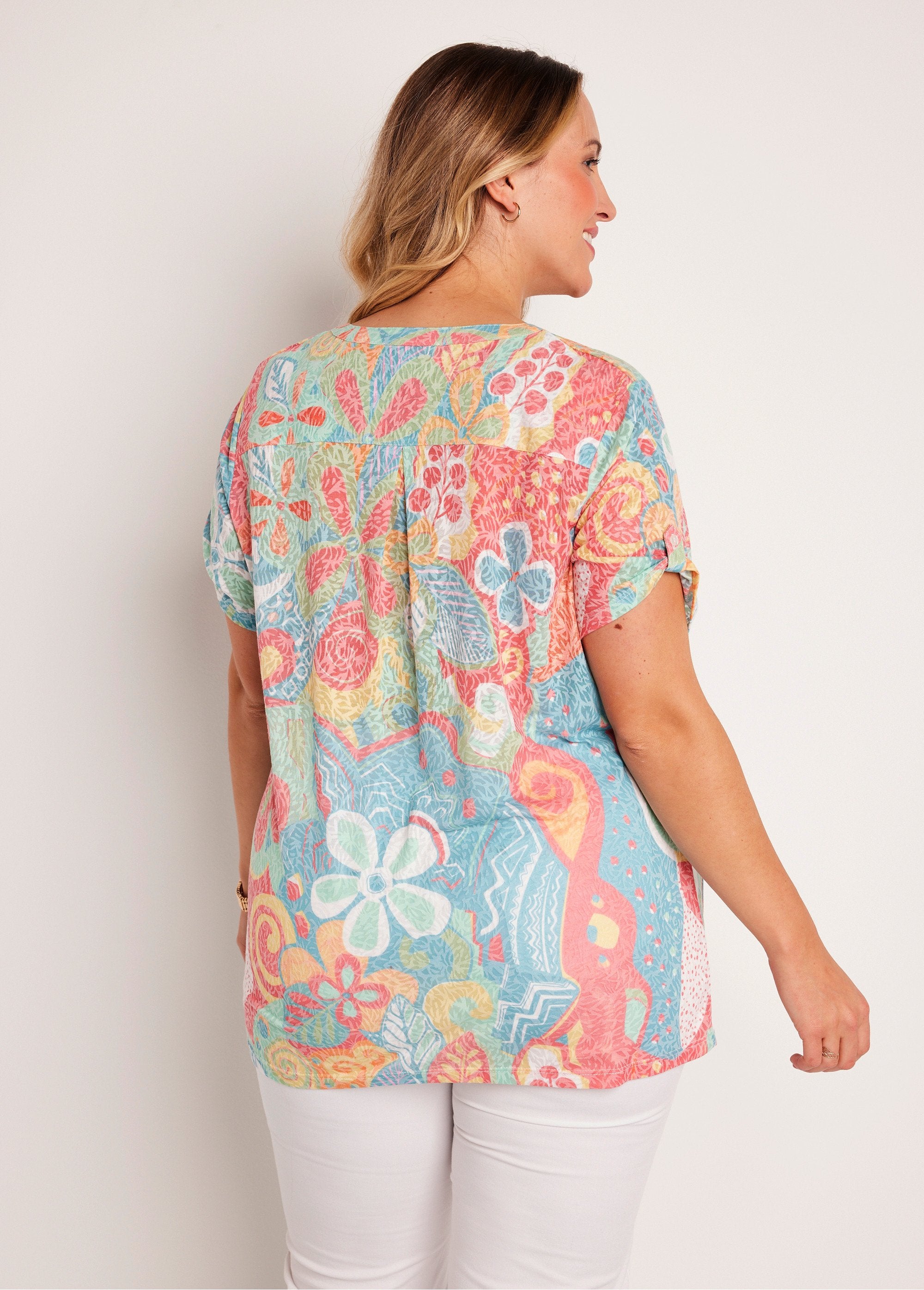 Long_loose_floral_short-sleeved_t-shirt_Multicolor_DO1_curvy