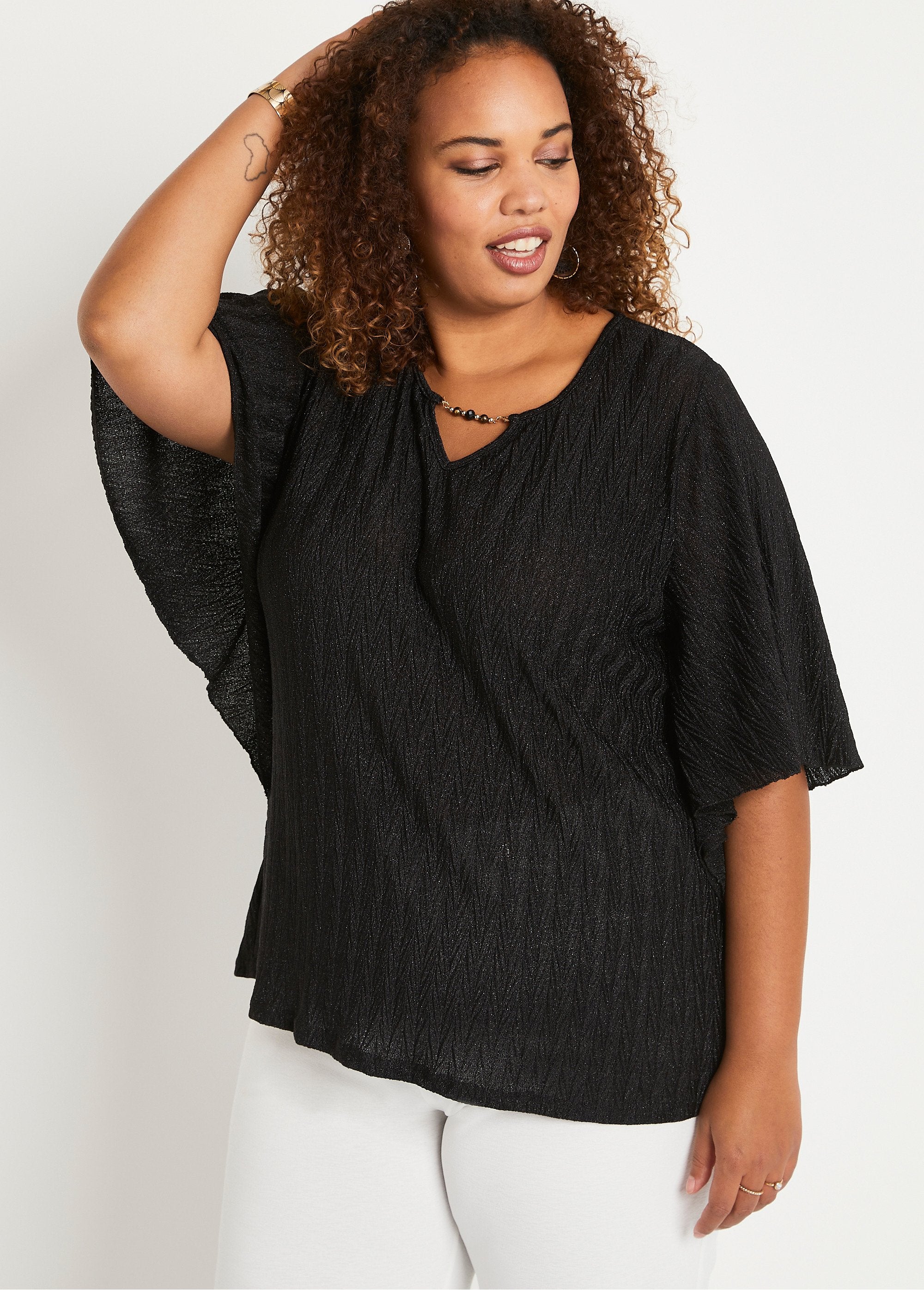 Glittery_short-sleeve_wide_t-shirt_Black_FA2_curvy