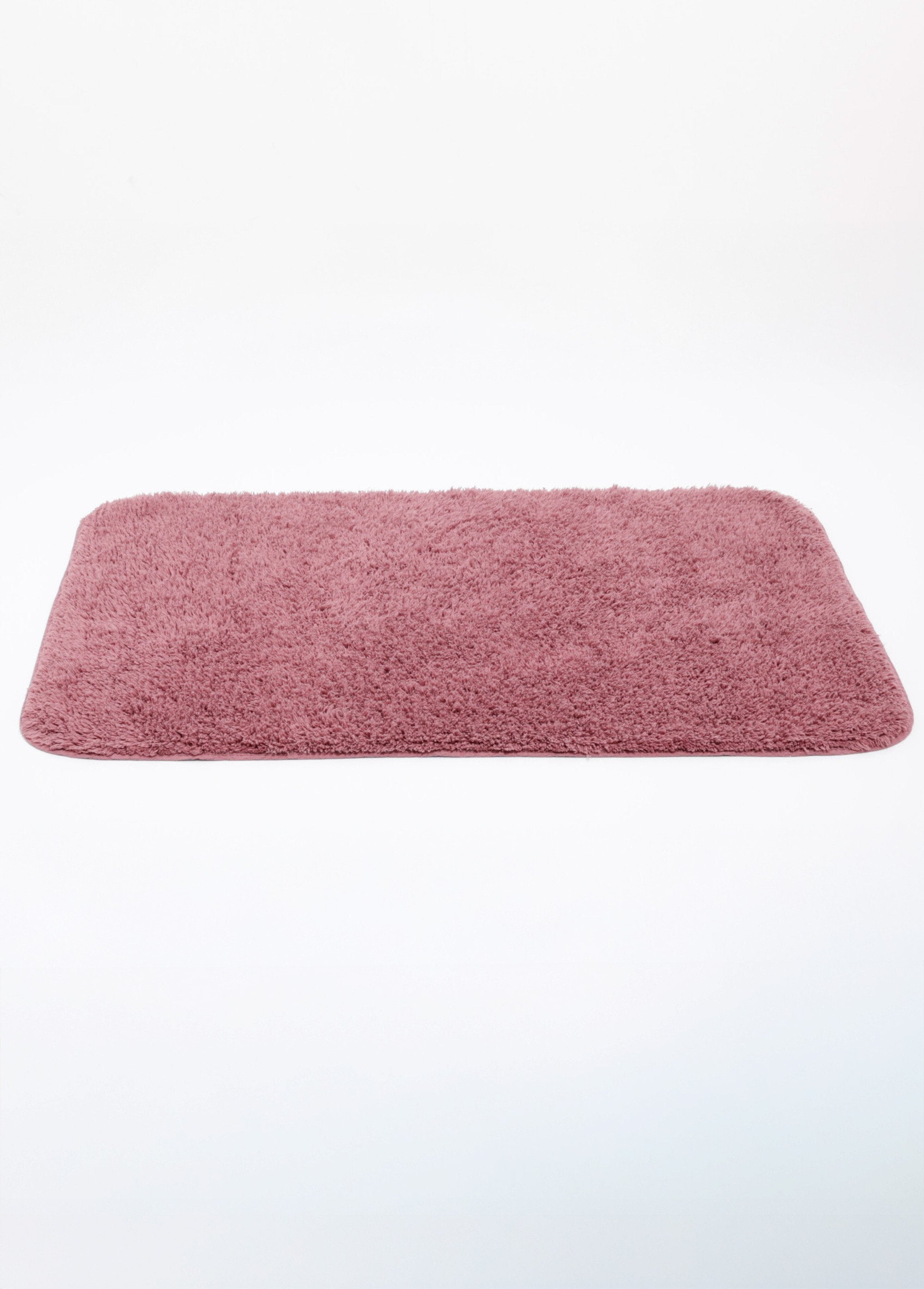 Velvet-feel_bathroom_rug_Eggplant_FA1_slim