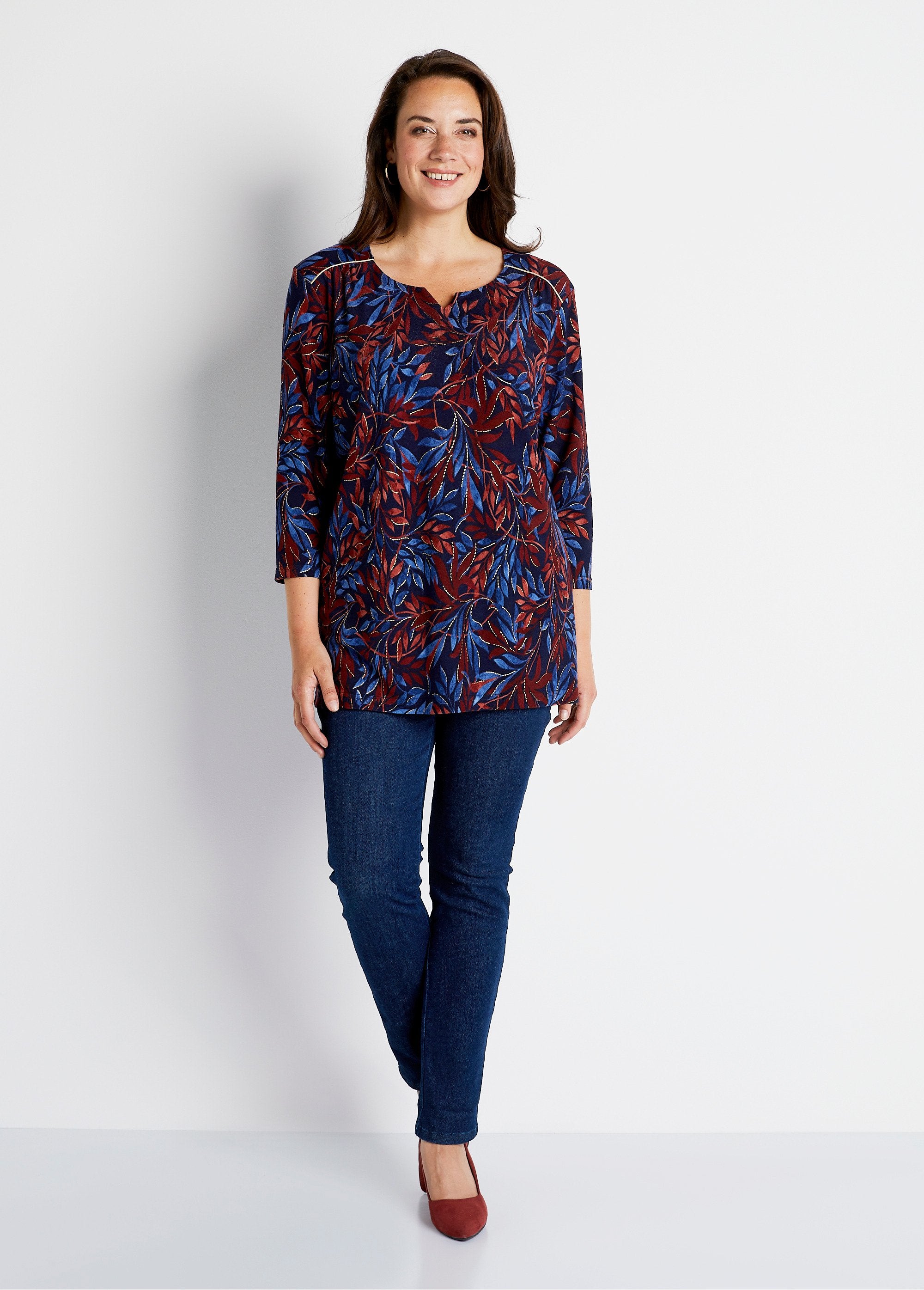 Long_flared_t-shirt_with_3/4_sleeves_and_round_neck_Blue_print_SF1_curvy