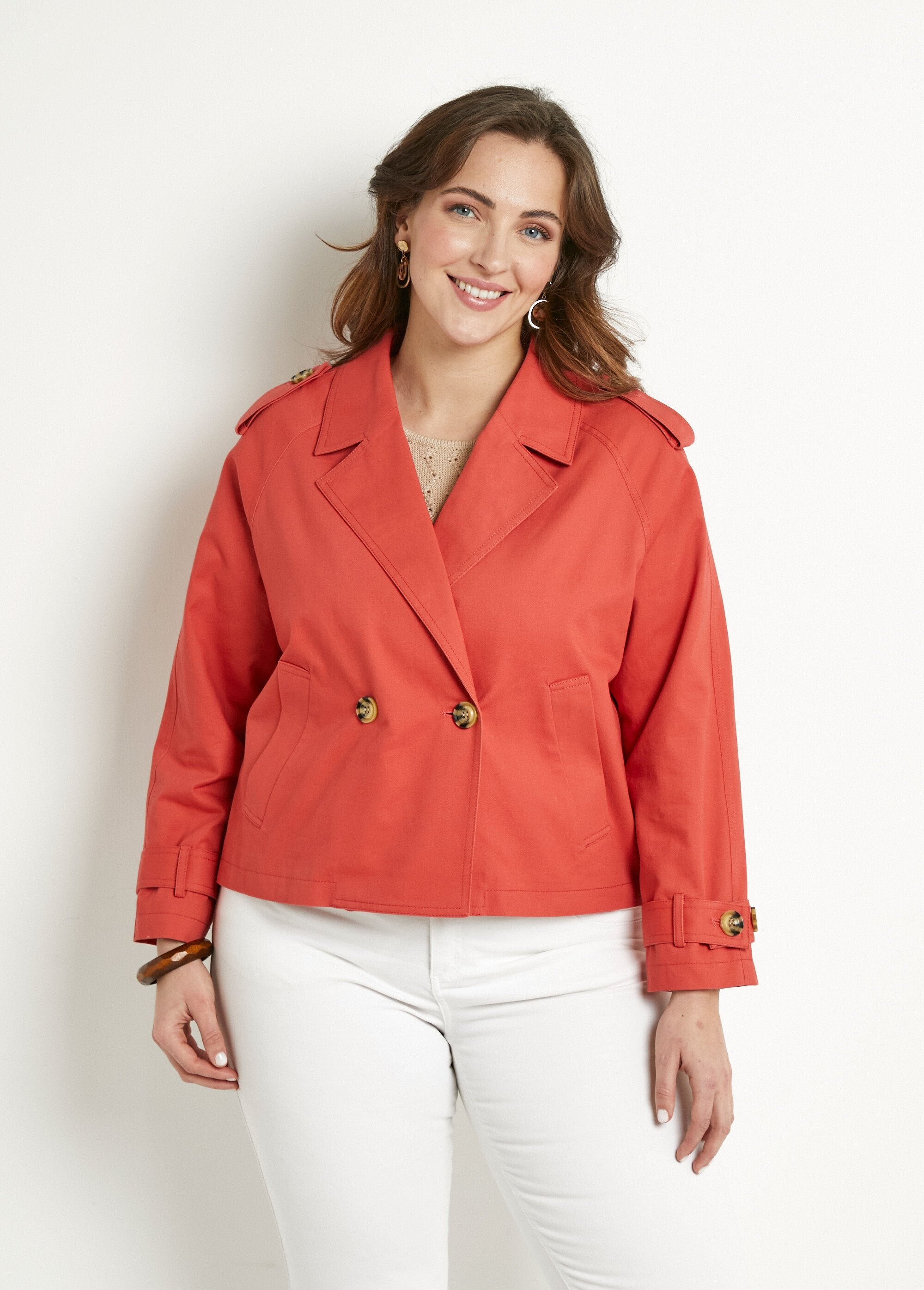 Short_double-breasted_trench_coat_in_lined_cotton_Terracotta_FA1_curvy