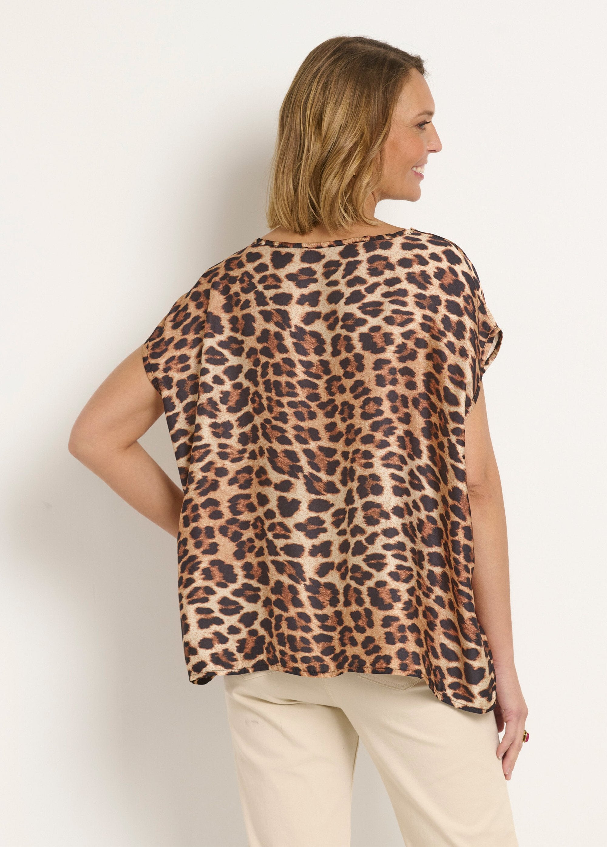 Tunique_large_en_soie,_manches_kimono_Leopard_DO1_slim