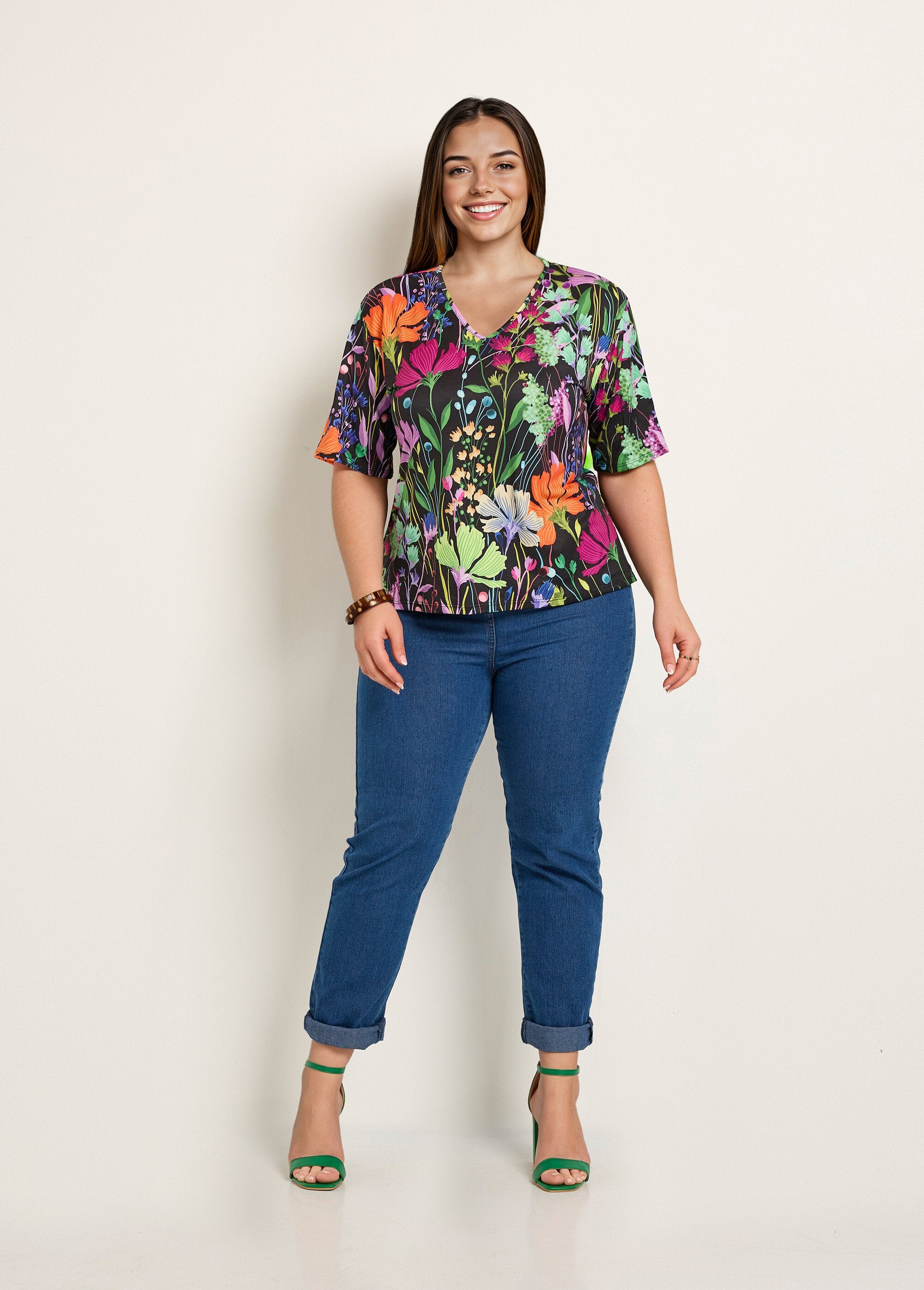 Stretch_tunic_with_V-neck,_poetic_floral_Prints_black_background_SF1_curvy