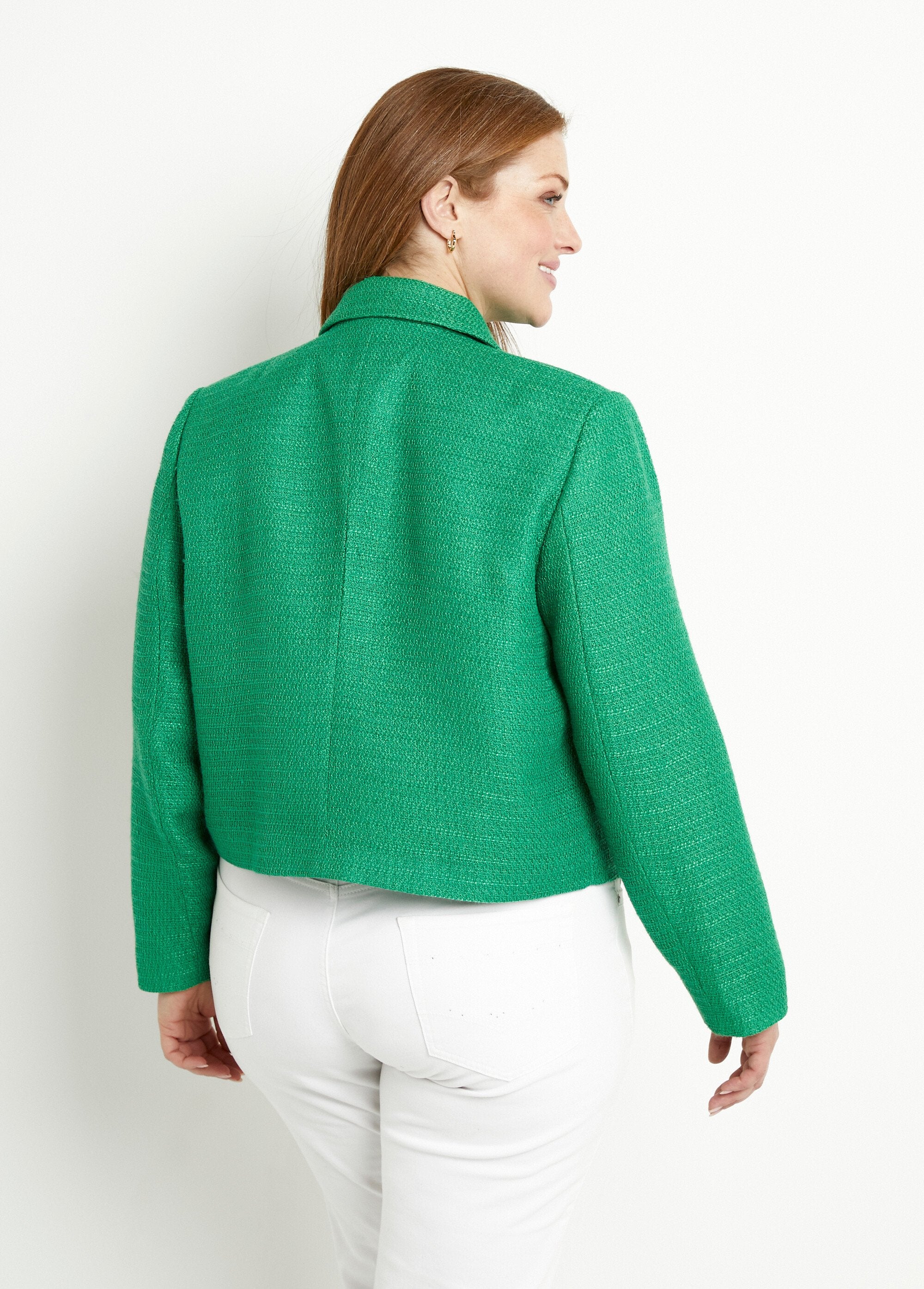 Short,_straight,_buttoned_jacket_in_plain_woven_fabric_Green_DO1_curvy