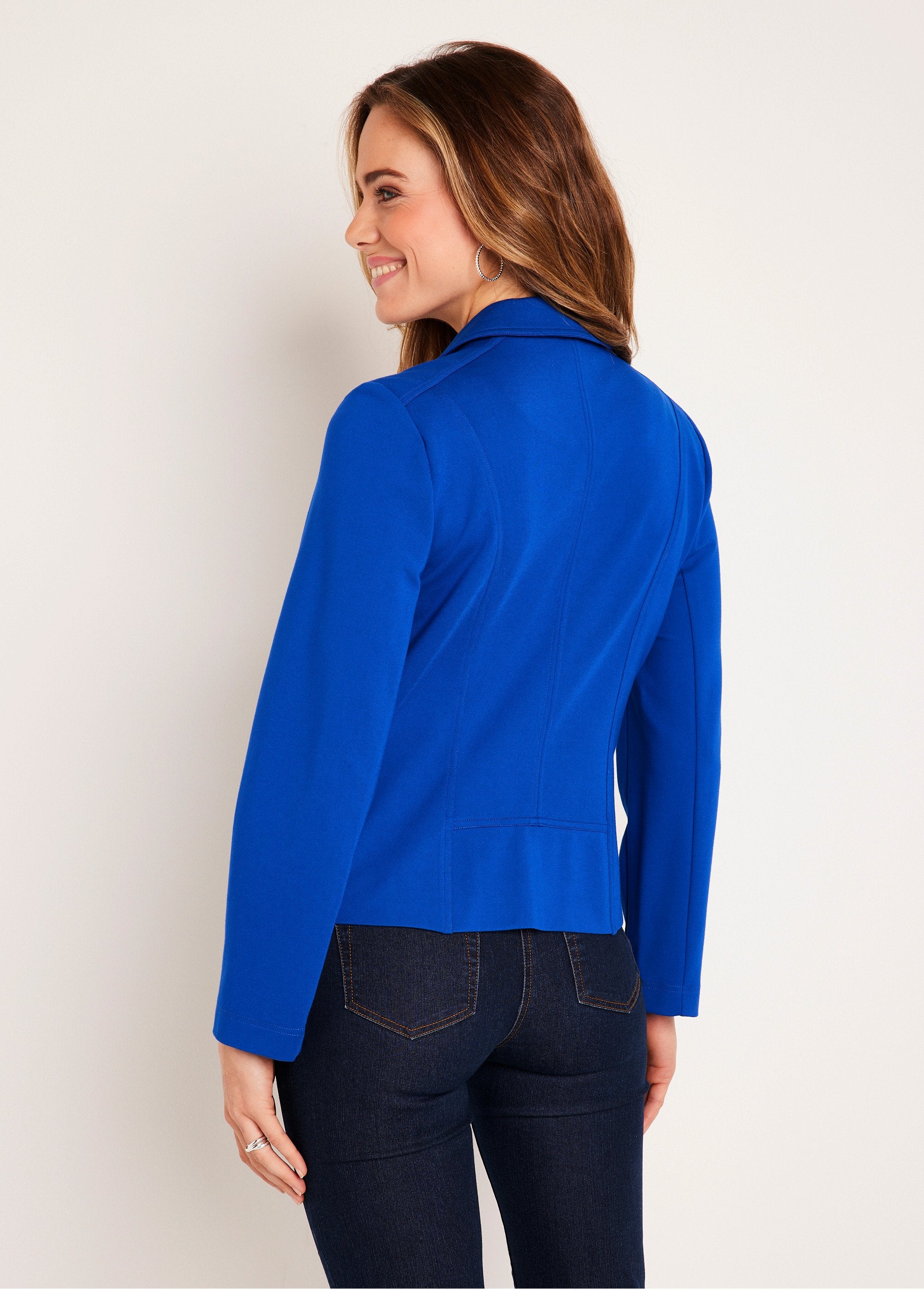 Short_straight_zipped_knitted_jacket_Hard_blue_DO1_slim