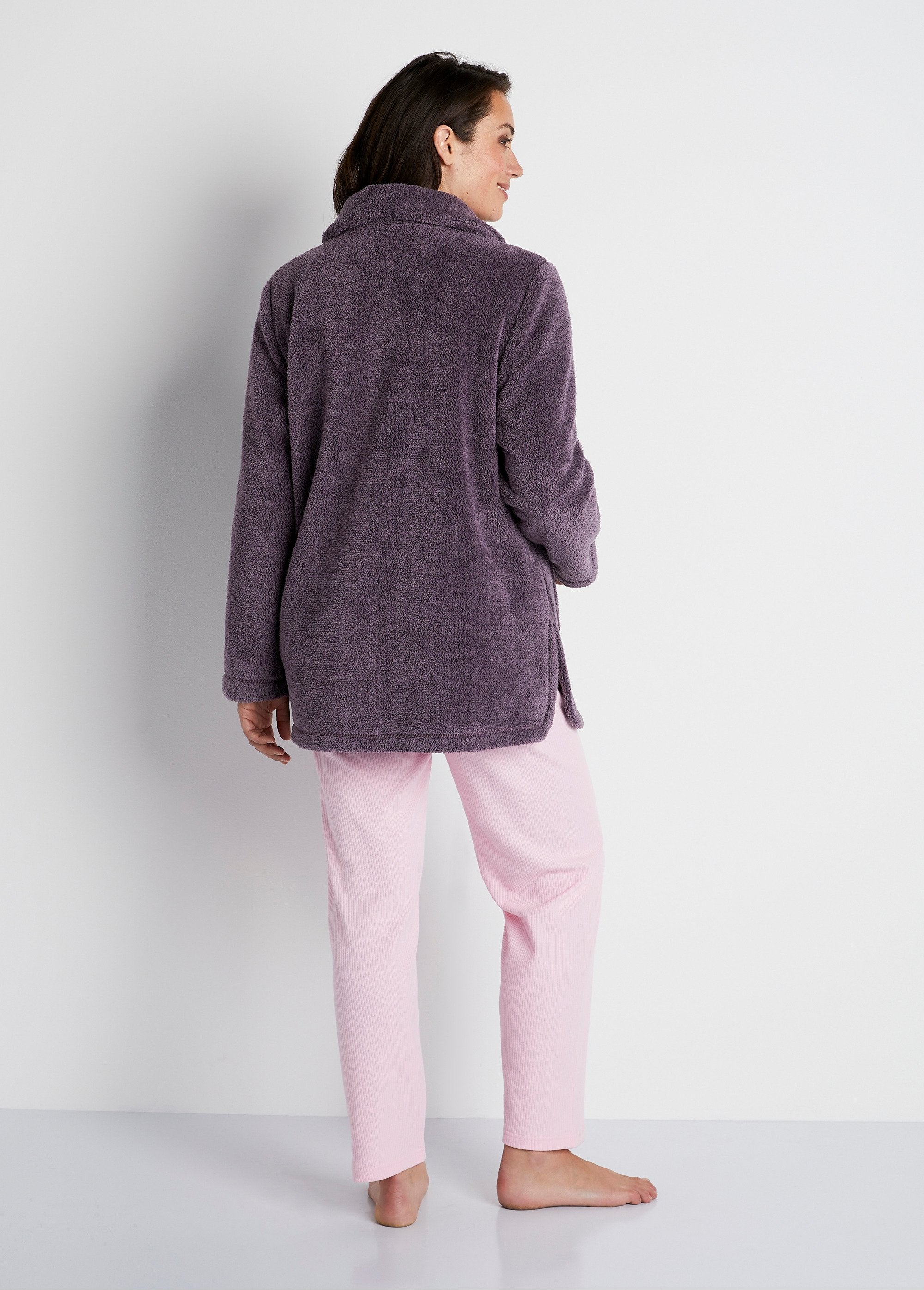 Buttoned_plush_knit_indoor_jacket_Plum_DO1_curvy