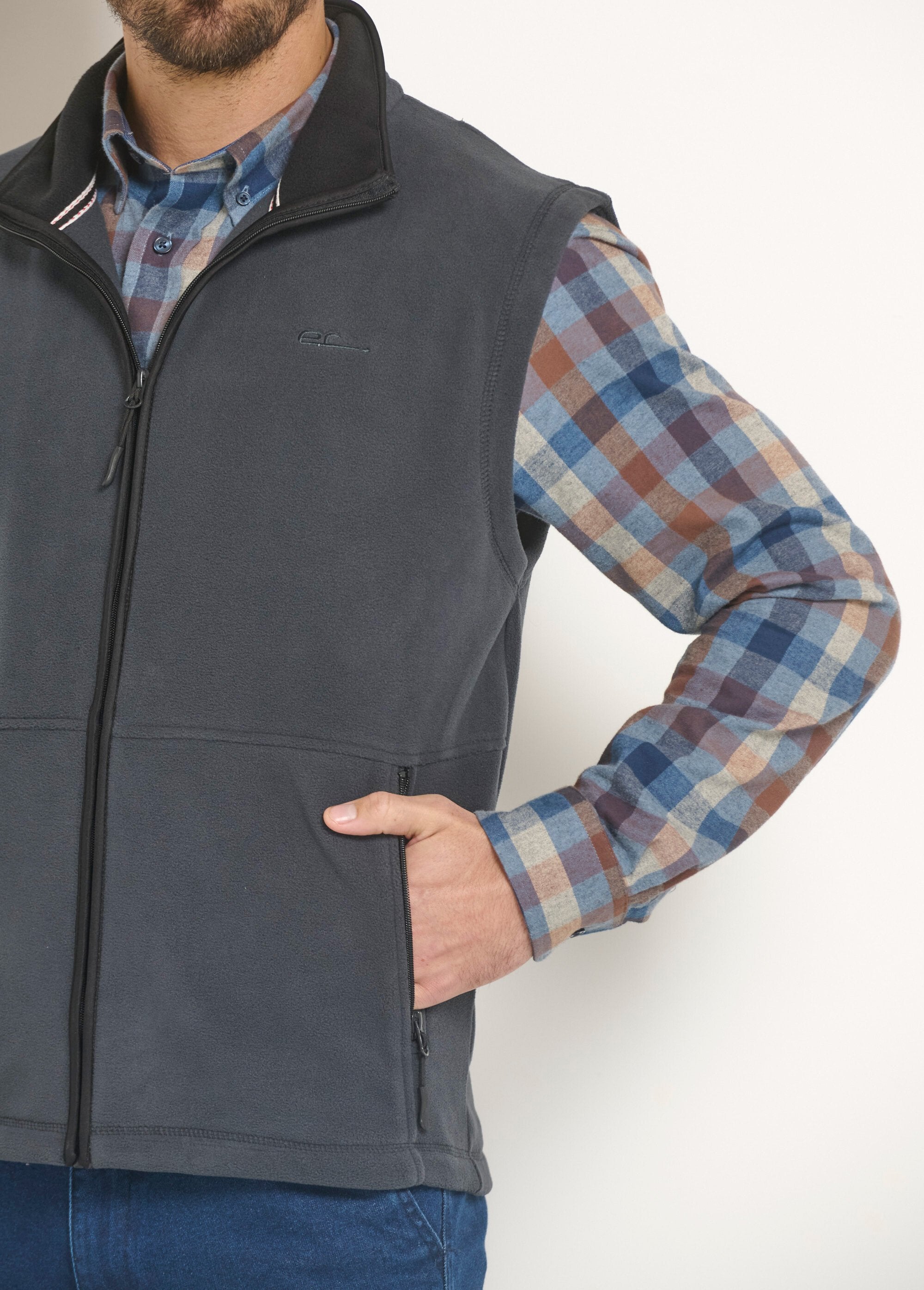 Sleeveless_fleece_jacket_with_high_collar_Blue_DE2_slim