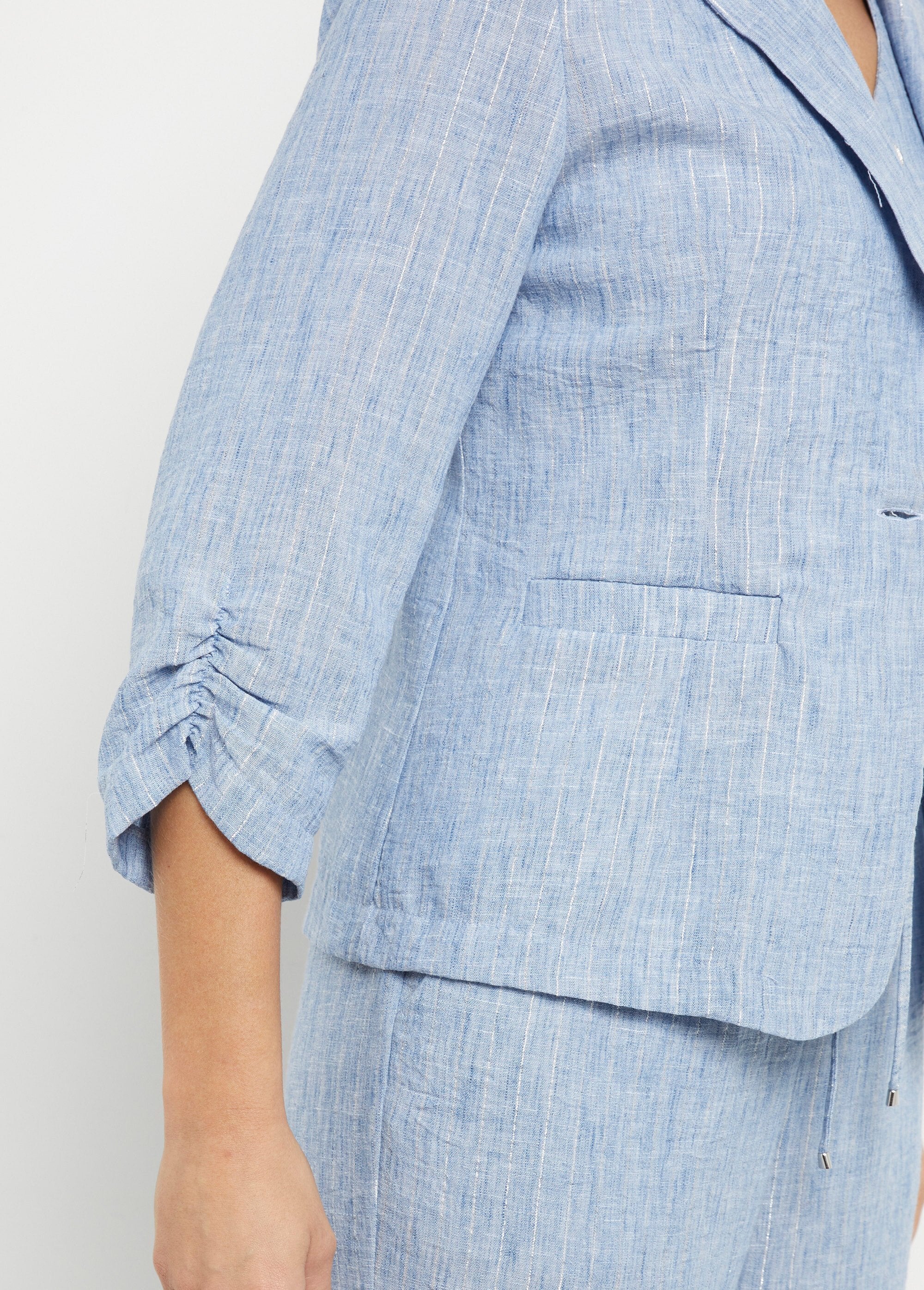 Striped_tailored_jacket,_irregular_appearance_Blue_DE1_slim